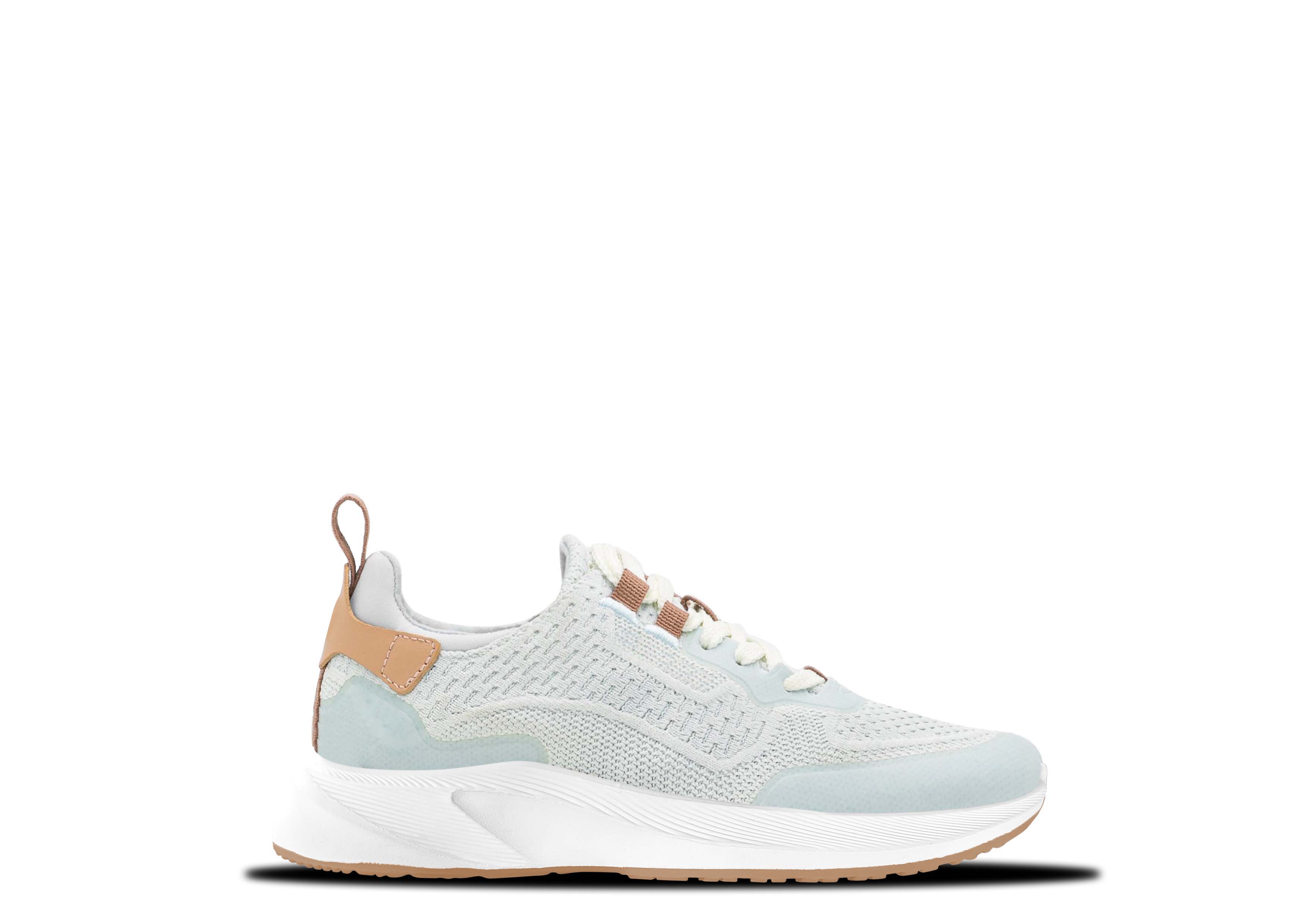 FLY KNIT SNEAKER 010